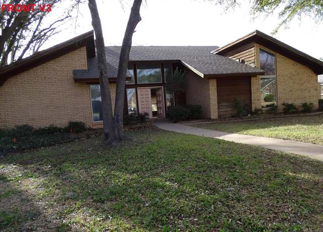 Property at 1926 Green Ridge Ct, Abilene, TX 79602, 4 beds, 3 baths