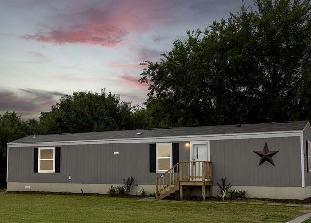Property at 108 St Michaels Dr, Trinidad, TX 75163, 2 beds, 2 baths
