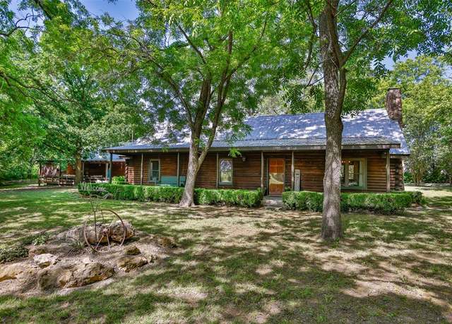 Property at 101 Easy St, Valley View, TX 76272, 4 beds, 2 baths