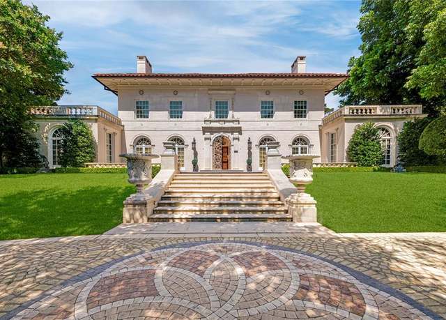 Property at 4215 Lakeside Dr, Highland Park, TX 75219, 4 beds, 3.5 baths