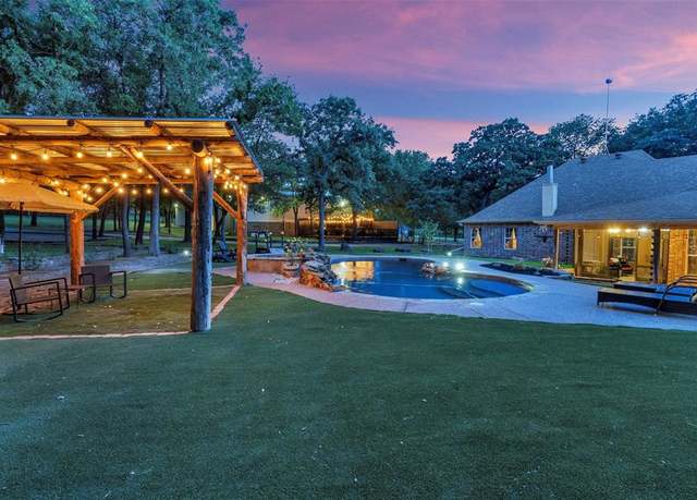 Property at 119 Forest Creek Cir, Weatherford, TX 76088, 3 beds, 3.5 baths