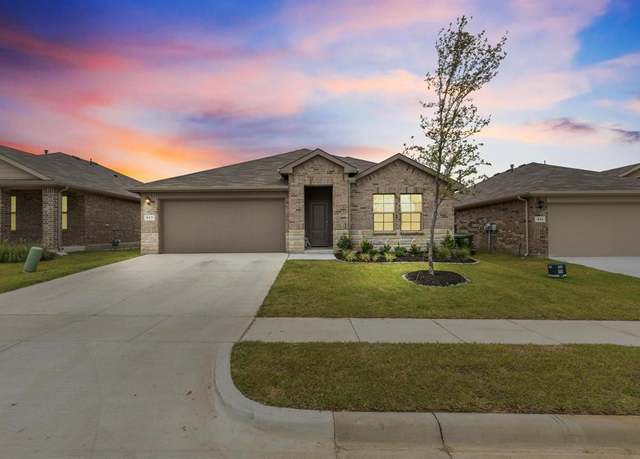 Property at 537 Bronze Cir W, Springtown, TX 76082, 4 beds, 2 baths
