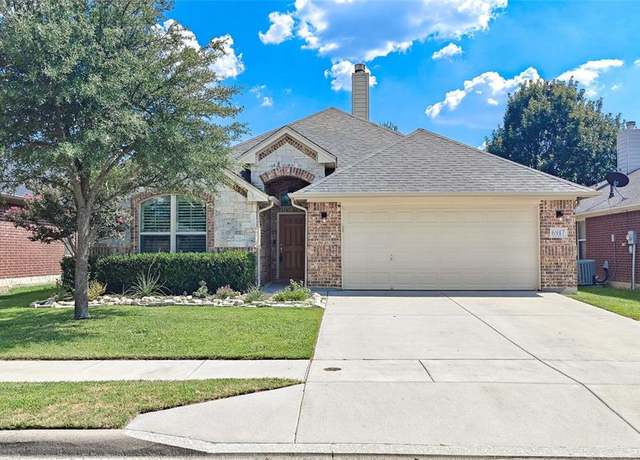 Property at 6917 Big Wichita Dr, Fort Worth, TX 76179, 3 beds, 2 baths