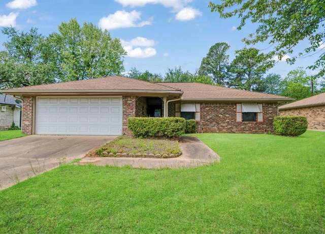 Property at 345 33rd St NE, Paris, TX 75460, 3 beds, 2 baths