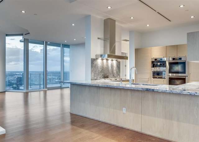 Property at 2900 Mckinnon St #2704, Dallas, TX 75201, 3 beds, 3.5 baths