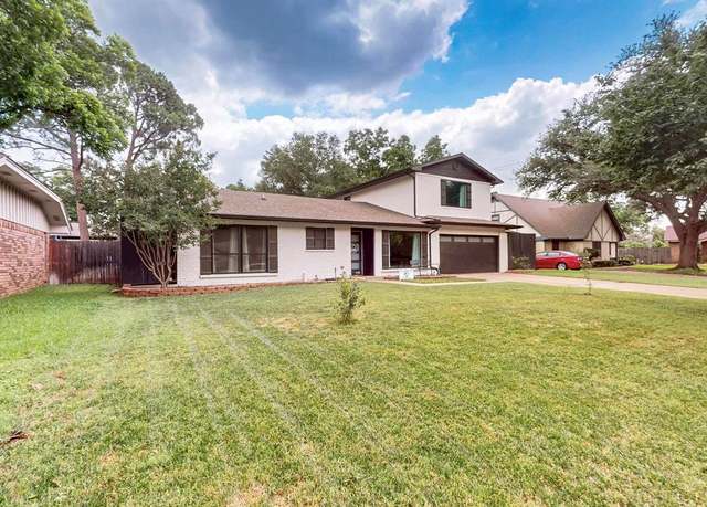 Property at 2003 Quincy Ct, Arlington, TX 76013, 5 beds, 4 baths