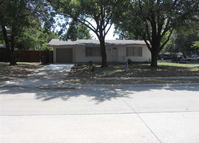 Property at 445 Alice St, Arlington, TX 76010, 3 beds, 1 bath