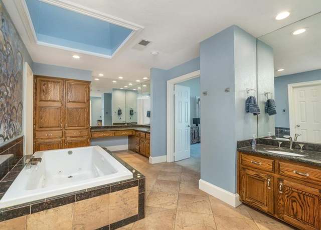Property at 4054 N Country Clb, Irving, TX 75038, 4 beds, 3.5 baths