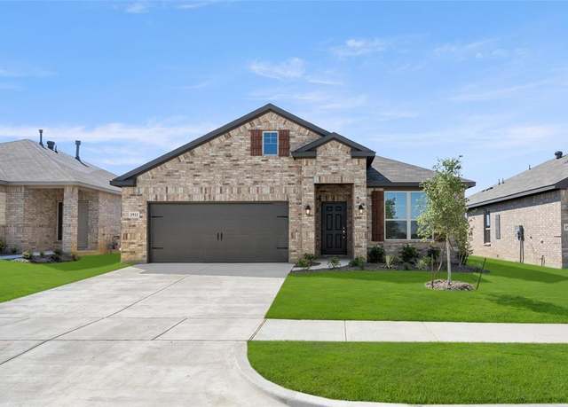 Property at 1911 Seminole Dr, Cleburne, TX 76033, 4 beds, 2 baths
