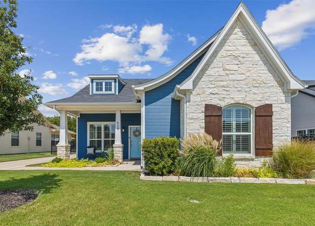 Property at 624 Joy Ct, Burleson, TX 76028, 4 beds, 3 baths