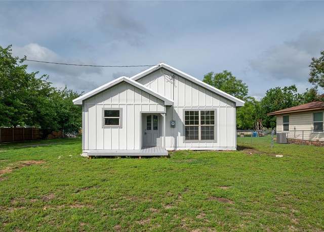 Property at 706 Tolar Hwy, Tolar, TX 76476, 3 beds, 2 baths