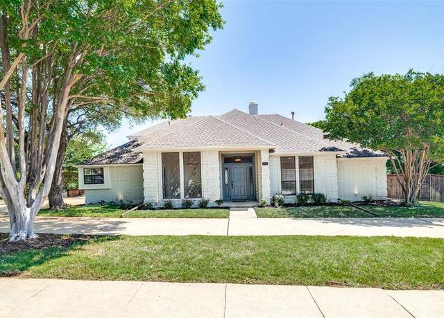 Property at 2225 Royal Crest Dr, Garland, TX 75043, 3 beds, 2.5 baths