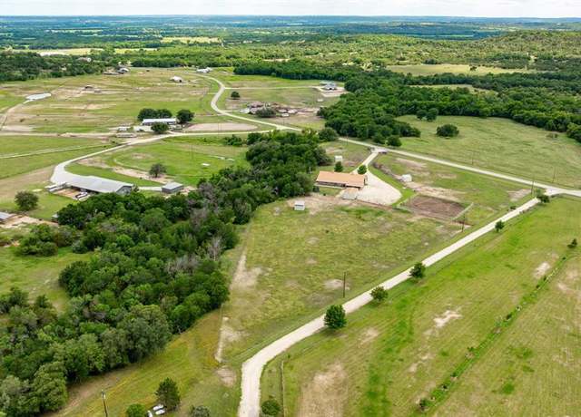 Property at 2400 Horsemans Dr, Stephenville, TX 76401, 3 beds, 2.5 baths