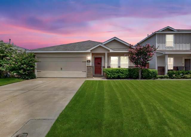 Property at 3963 Paragon Trl, Forney, TX 75126, 3 beds, 2 baths