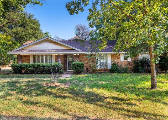 Property at 2405 Meadow Ln, Grand Prairie, TX 75050, 4 beds, 3 baths