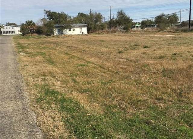 Property at 609-610 W Shady Oak Ln, Rockport, TX 78382