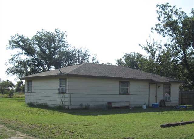 Property at 203 N Avenue F, Knox City, TX 79529, 3 beds, 1 bath
