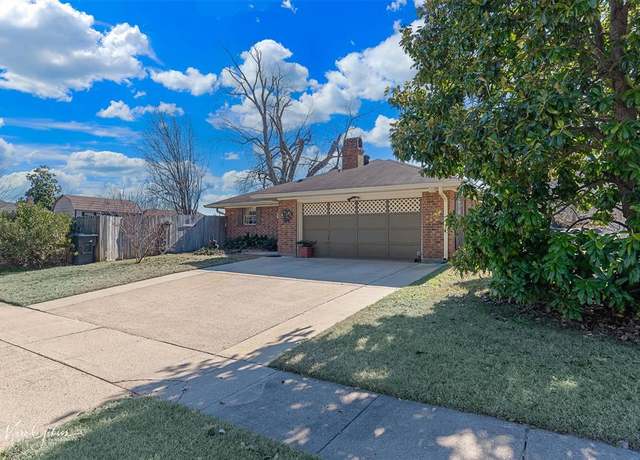 Property at 4901 Longstreet Pl, Bossier City, LA 71112, 3 beds, 2 baths