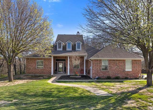 Property at 812 W Fm 922, Valley View, TX 76272, 5 beds, 3 baths