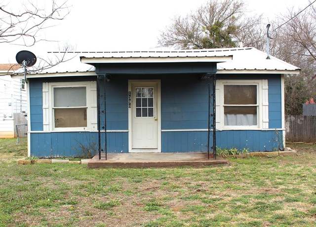 Property at 1390 N Estes St, Stephenville, TX 76401, 2 beds, 1 bath