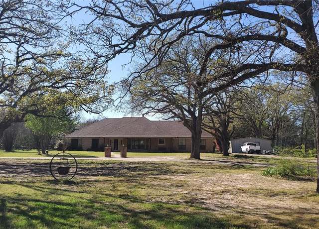 Property at 8009 Wood Ln, Terrell, TX 75160, 3 beds, 2.5 baths