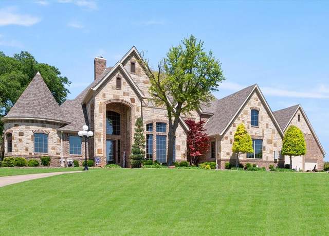 Property at 8300 Deerwood Forest Dr, Fort Worth, TX 76126, 3 beds, 2.5 baths