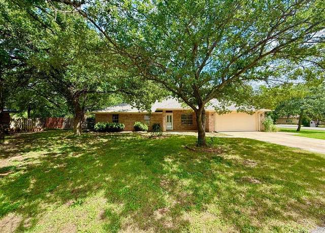 Property at 3906 Cimmaron Trl, Granbury, TX 76049, 3 beds, 2 baths