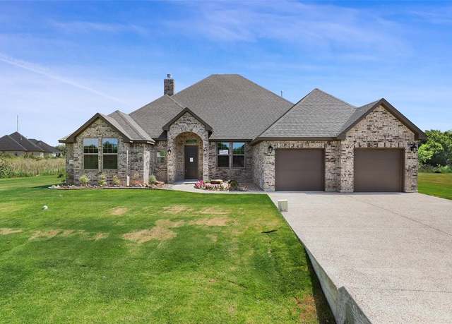 Property at 2404 Dartford Dr, Crowley, TX 76036, 4 beds, 3 baths
