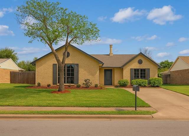 Property at 3825 Hackberry Ln, Bedford, TX 76021, 3 beds, 2 baths