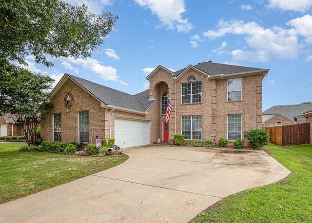 Property at 2715 Forest Lake Dr, Grand Prairie, TX 75052, 4 beds, 2.5 baths