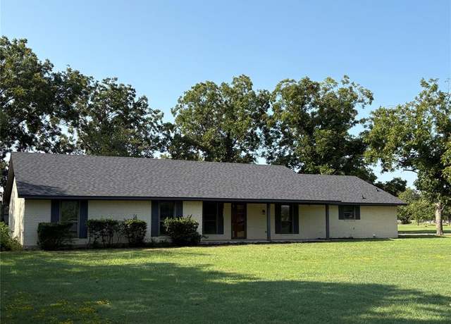 Property at 713 E Peel St, Pilot Point, TX 76258, 3 beds, 1.5 baths