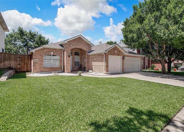 Property at 5504 Canyon Lands Dr, Fort Worth, TX 76137, 4 beds, 2 baths