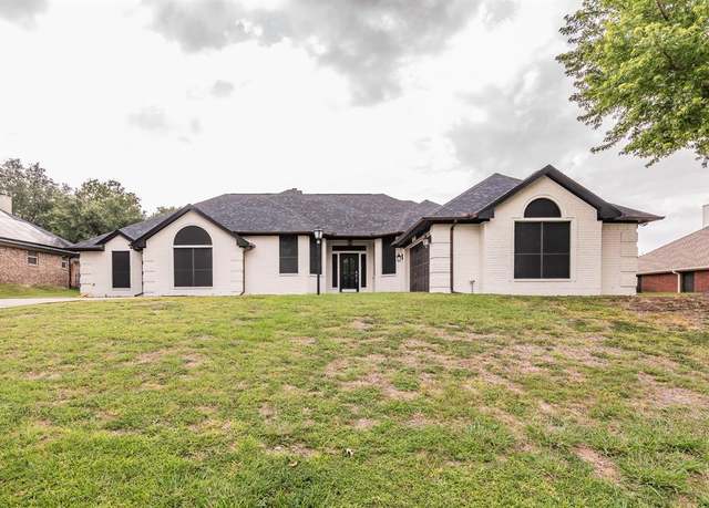 Property at 8608 Woodslane Dr, Fort Worth, TX 76179, 4 beds, 2 baths