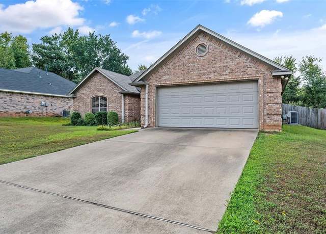 Property at 1624 Crockett Dr, Tyler, TX 75701, 3 beds, 2 baths