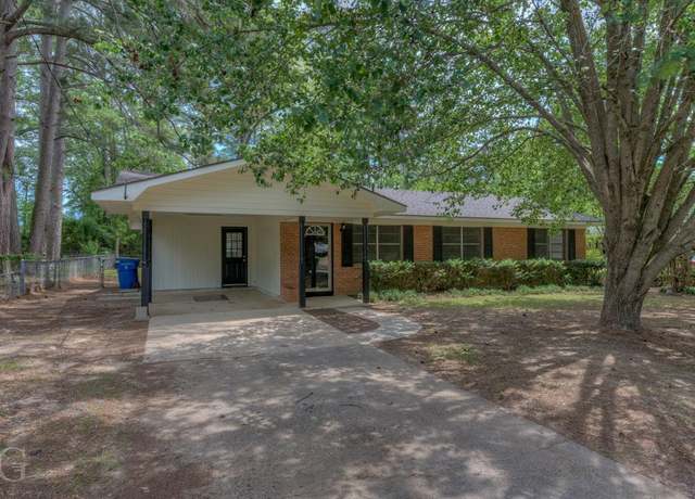 Property at 806 Claiborne St, Minden, LA 71055, 3 beds, 1 bath