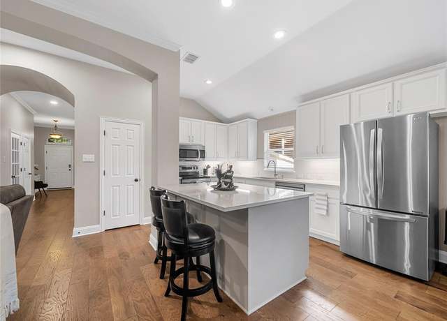 Property at 2135 Highland Dr, Wylie, TX 75098, 3 beds, 2 baths