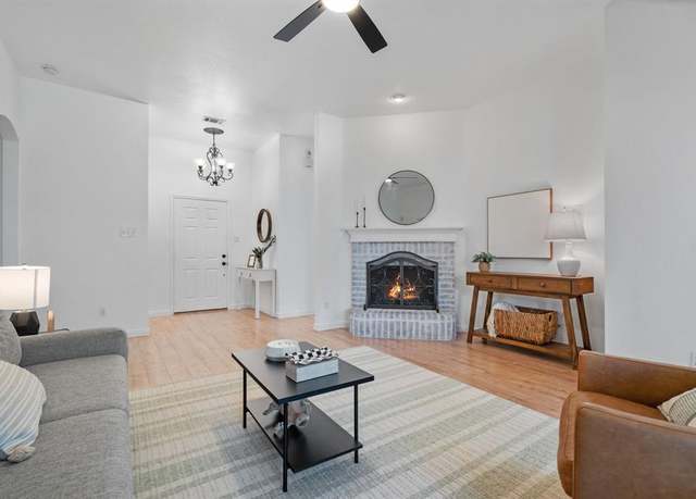 Property at 2621 Emerald Ln, Mckinney, TX 75071, 3 beds, 2 baths