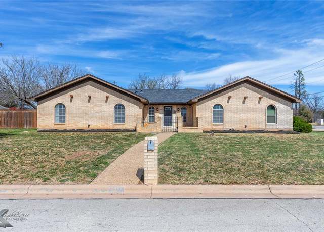 Property at 2402 Stonecrest Dr, Abilene, TX 79606, 3 beds, 2 baths