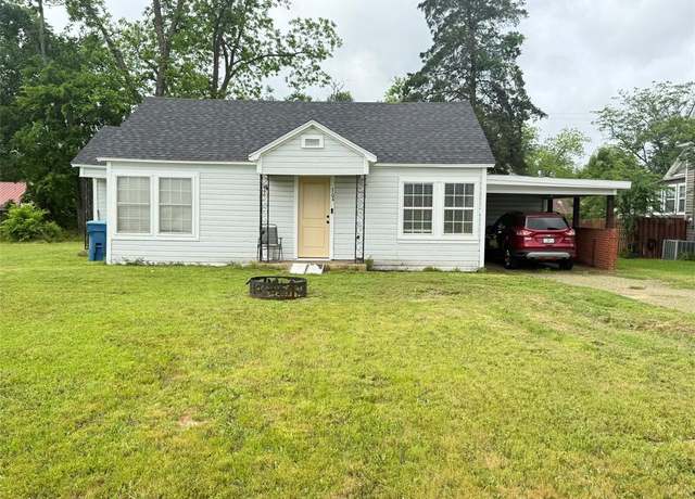 Property at 304 E Carnegie St, Winnsboro, TX 75494, 2 beds, 1 bath