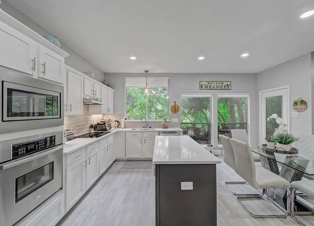 Property at 525 Sir Roland Dr, Grand Prairie, TX 75052, 3 beds, 2.5 baths