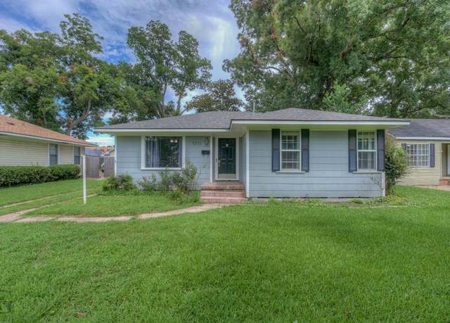 Property at 3715 Greenway Pl, Shreveport, LA 71105, 4 beds, 2 baths
