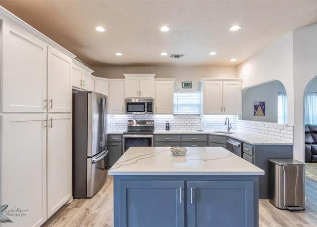 Property at 2110 Old Ironsides Rd, Abilene, TX 79601, 3 beds, 2 baths