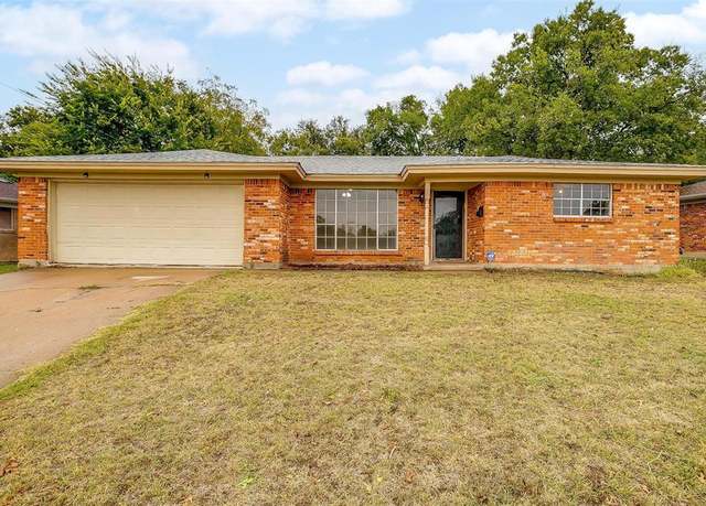 Property at 7325 Trimble Dr, Fort Worth, TX 76134, 4 beds, 2 baths