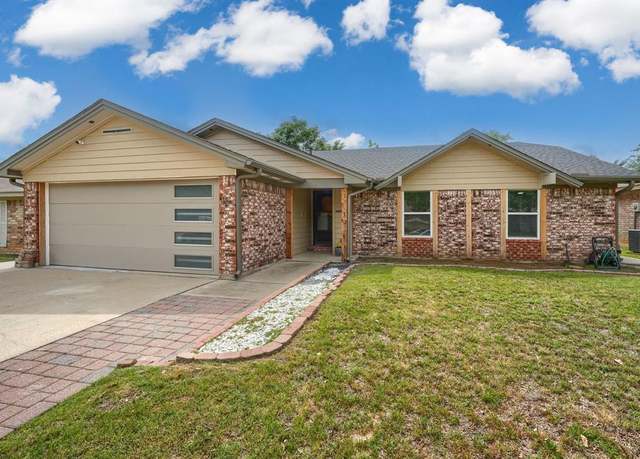 Property at 909 Columbus Ct, Bedford, TX 76022, 3 beds, 2 baths