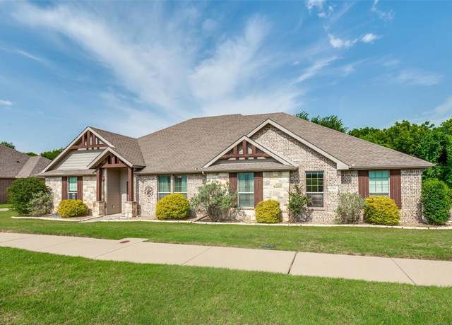 Property at 6241 Fox Hollow Dr, Midlothian, TX 76065, 4 beds, 3 baths