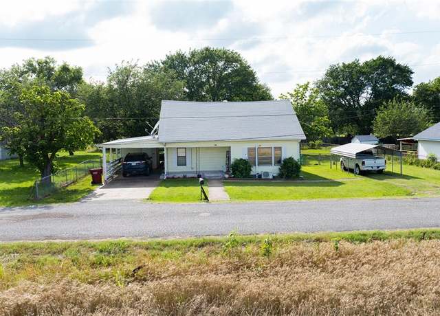 Property at 308 N Bois D Arc St, Savoy, TX 75479, 3 beds, 1 bath