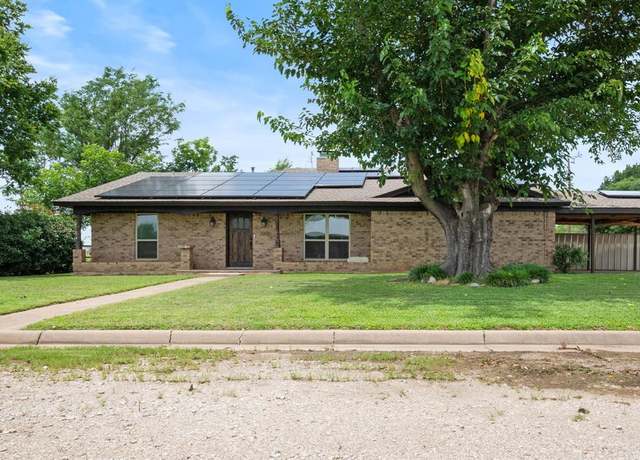 Property at 2200 SE 26th Ave, Mineral Wells, TX 76067, 3 beds, 3 baths