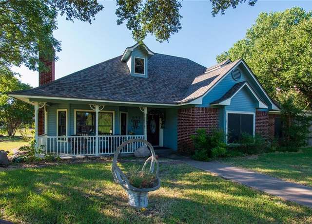 Property at 592 Ouida Dr, Waco, TX 76705, 4 beds, 2 baths