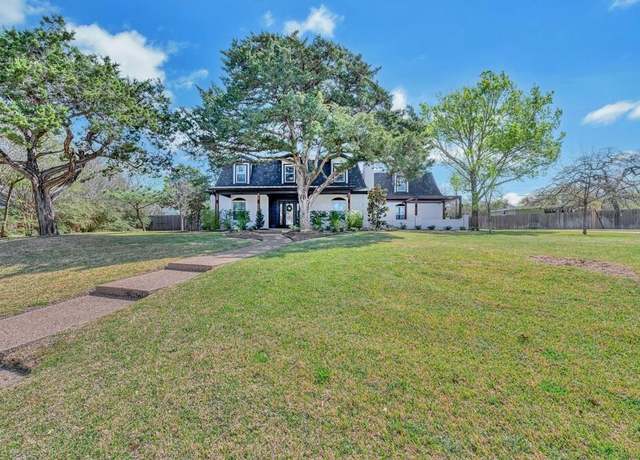 Property at 903 Arlington Dr, Woodway, TX 76712, 4 beds, 3 baths