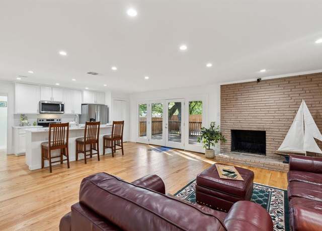 Property at 10606 Royalwood Dr, Dallas, TX 75238, 4 beds, 2.5 baths